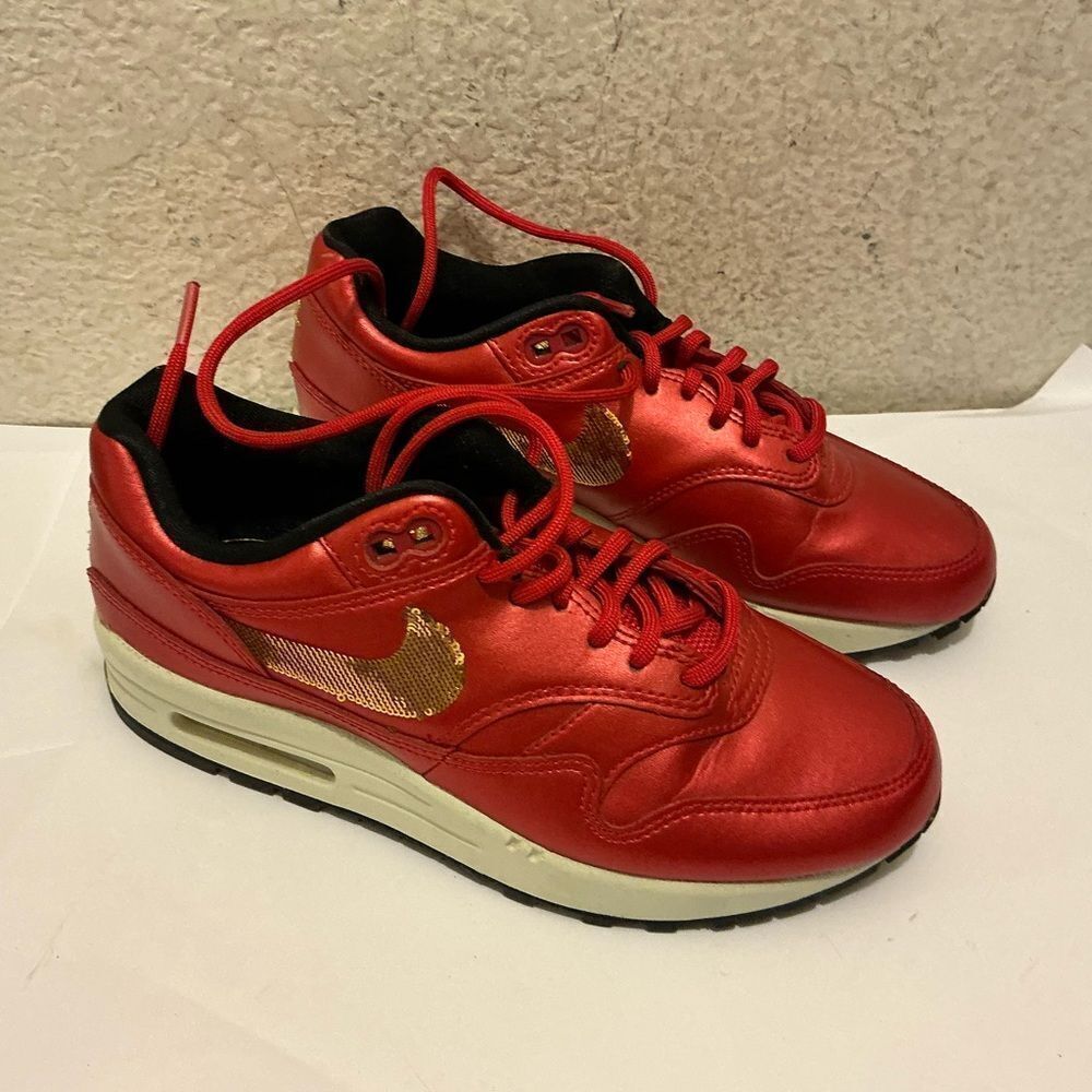 Nike Air Max 1 Gold Sequin kids size 5